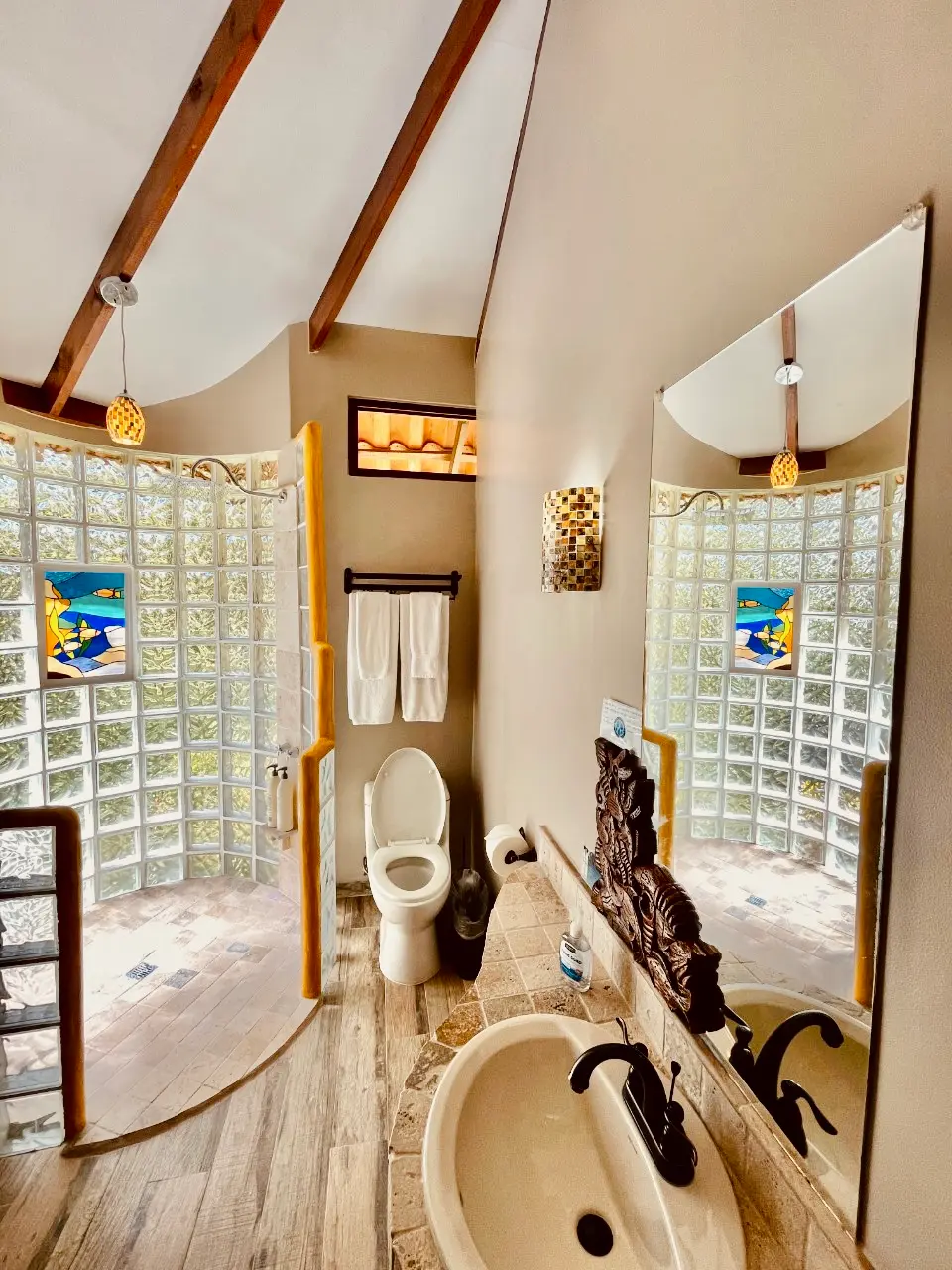 Open-air bathroom at Selva Terra