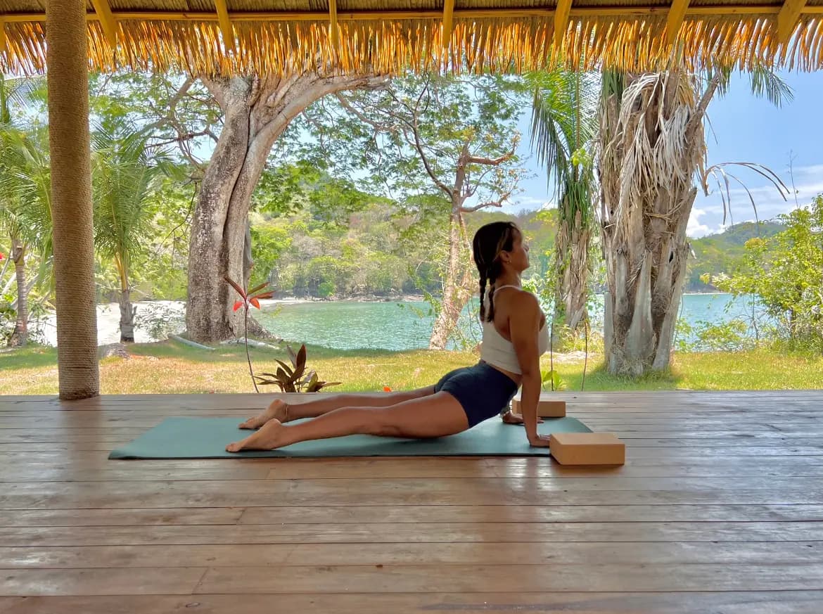 Āsana practice on Isla Boca Brava